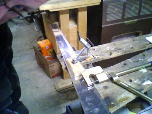 Use of rivet squeezers