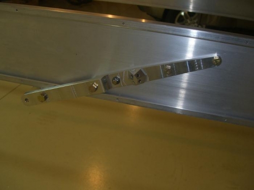 Front Spar - Forward Lift Strut Fitting