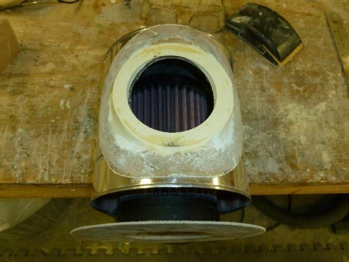 Flange siliconed and riveted on