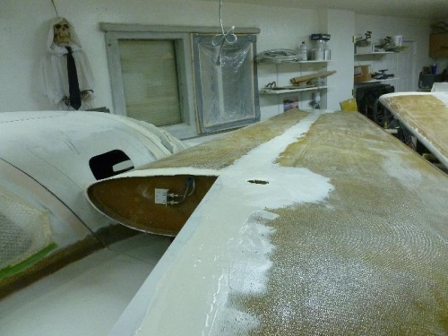 Spar is filled in on first coat