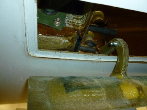 Bulk head comes down to floor