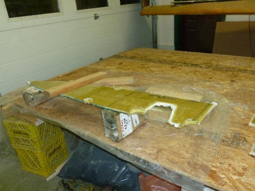 Extra bid on both sides at leg opening