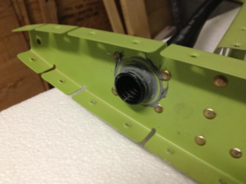 Conduit top rib connection