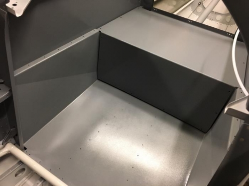 aft baggage with shelf