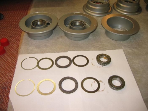 Wheel bearings, washers and retaining clip.
