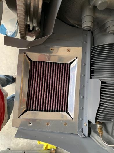 Filter retaining clip