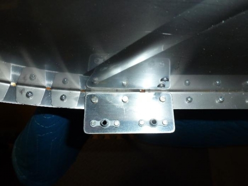 right cowl attach plate