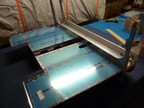 top rear baggage deck w/ribs