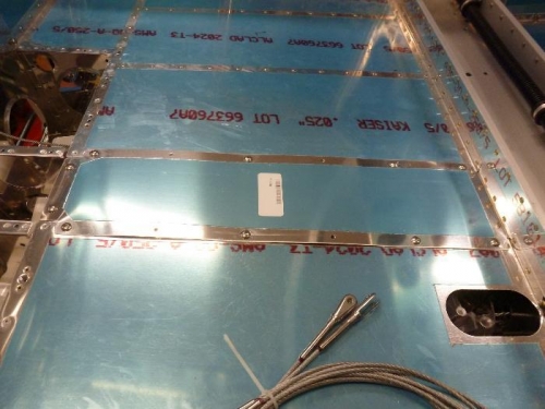 baggage floor piece