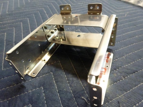 flaperon mixer bracket