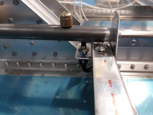 left spar pin switch