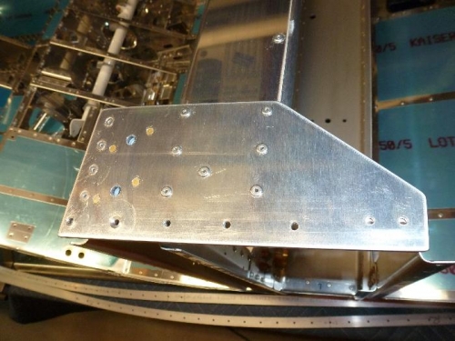 left roll bar attach plate