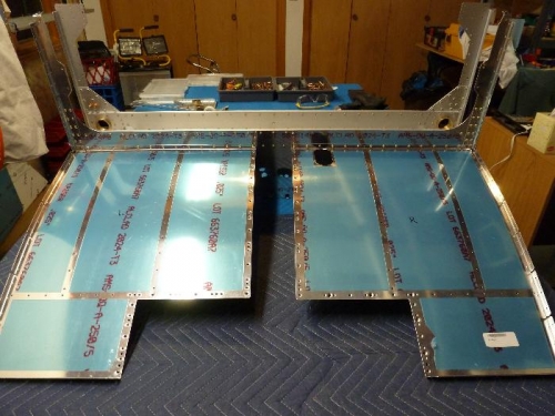 fuselage baggage floor