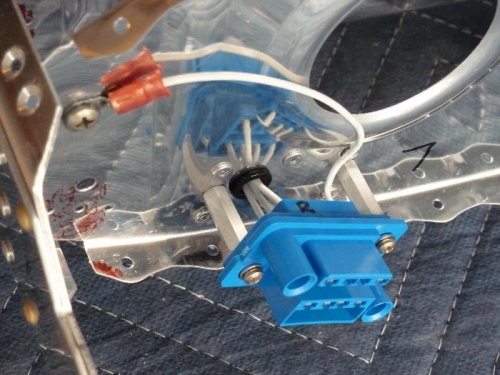 right wing wiring connector
