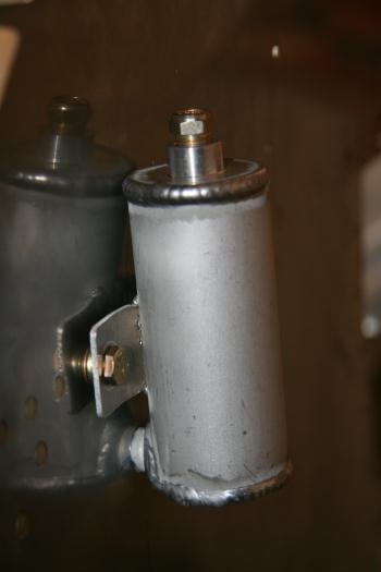 Mounted brake fluid reservior