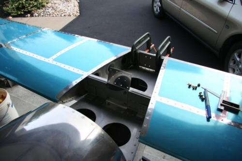 Horizontal stabilizer clamped to fuselage