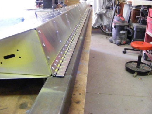 L/h flap hinge riveted