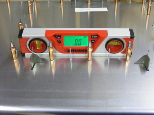Verify alignment / levelness