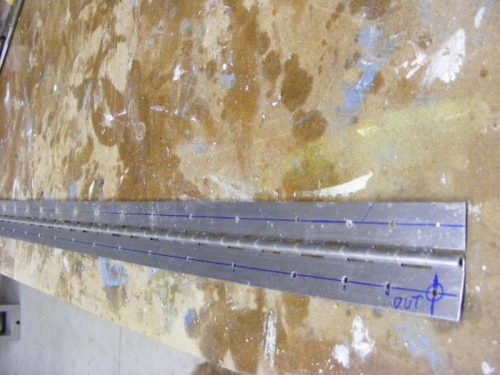 Rivet pitch layout on hinge