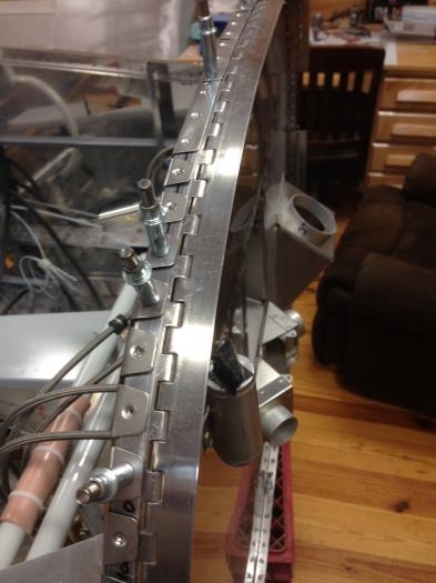 Hinge on upper firewall