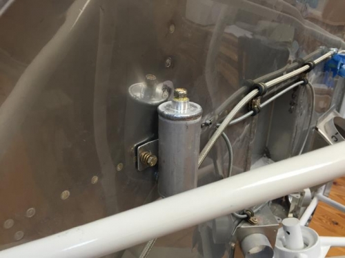 Brake fluid reservoir