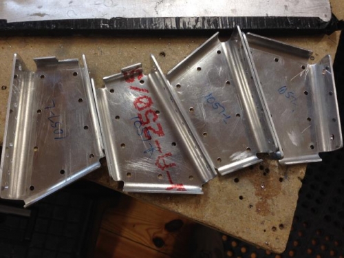 Mid seat rail supports