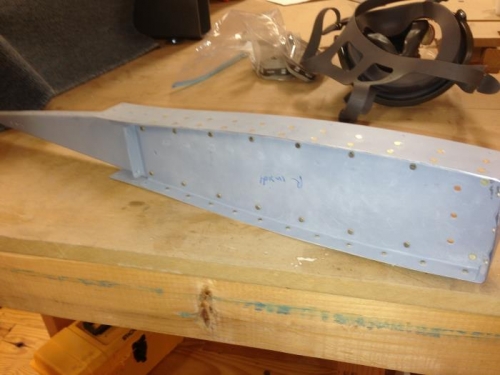 Tip ribs with counterbalance skin