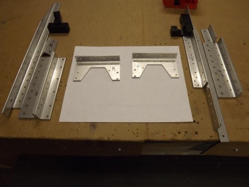 Spar mounting brackets & fuselage angles