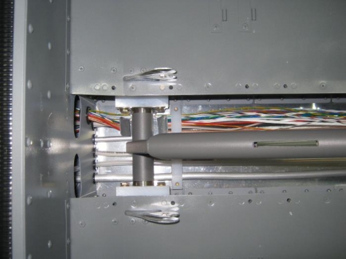 Flap handle push rod assembly installed