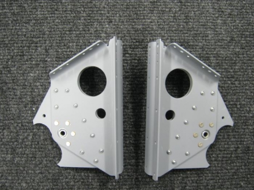 Assembled and riveted the front F1233 control column