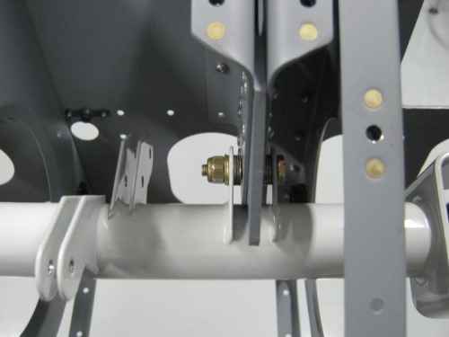 Control column attached to control column mount-right side