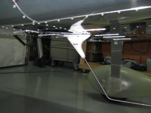 Com antenna installed