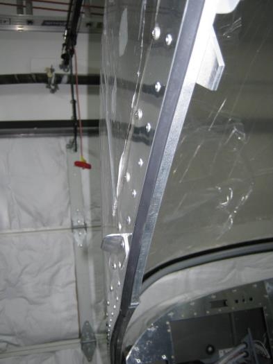 Left side canopy rail seal