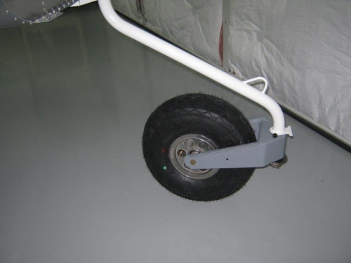 Nose wheel installed