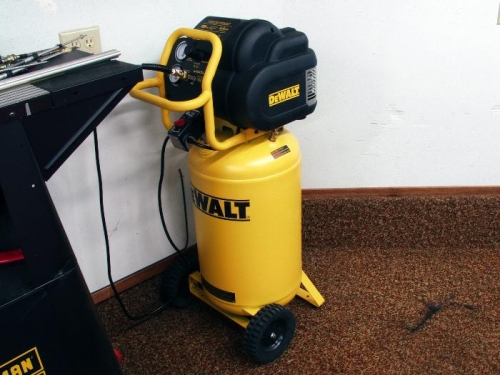 DeWalt 200psi 15 Gallon Compressor