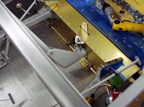 Fuel System Installation - Pumbing To Right Tank