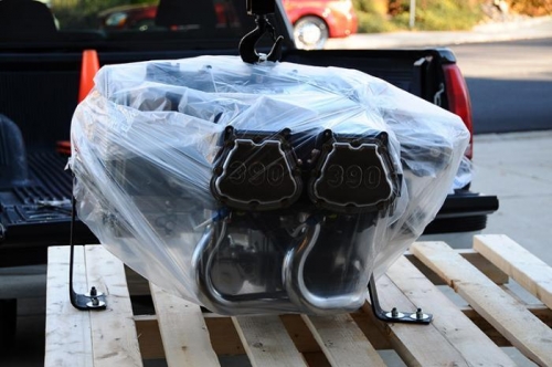 Lycoming IO-390 Arrives - Removal From Pallet