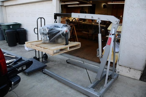 Lycoming IO-390 Arrives - Removal From Pallet