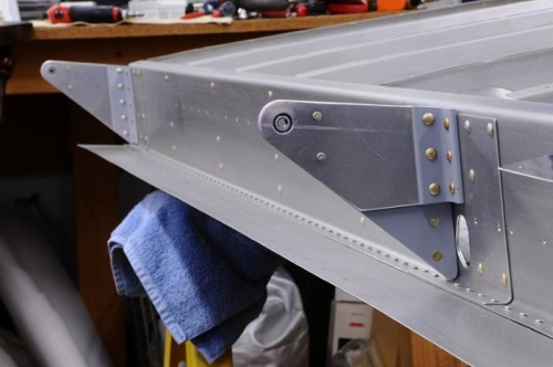 Aileron Hinges - Right Wing - Completed