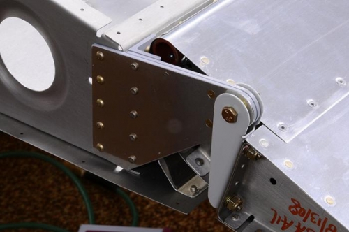 Right Aileron - Outboard Attachment