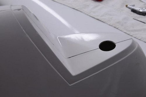 Strobe/Position Light Main Mounting Hole