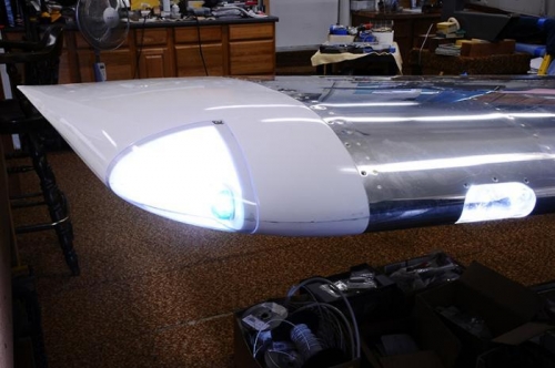 Right Wing - Strobe Firing