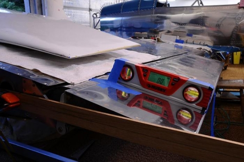 Left Aileron CENTER Throw