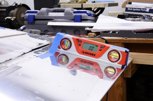 Right Aileron CENTER Throw