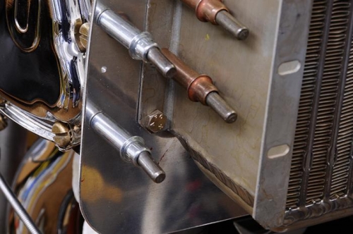 AN3 Screw Ties Directly Into Cylinder Mount