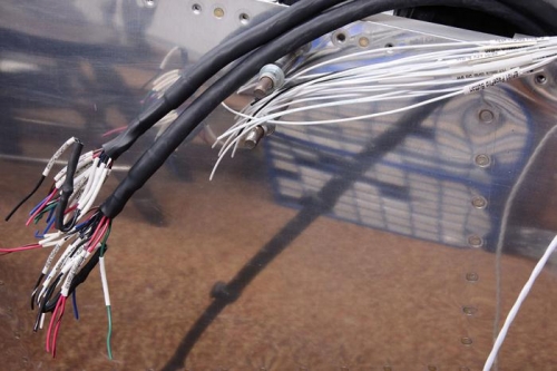Grip Wires (Left), Source Wires (Right)