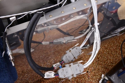 Grip Wires Connected to Sources