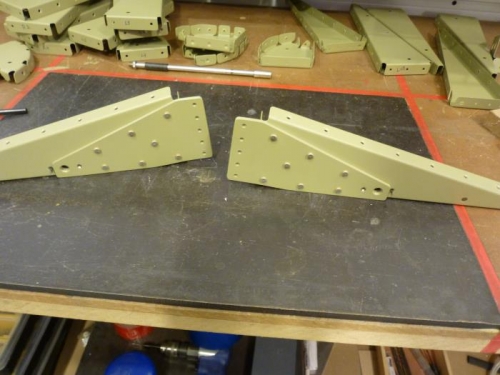 Inboard flap ribs