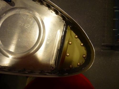 Attach bracket external seal