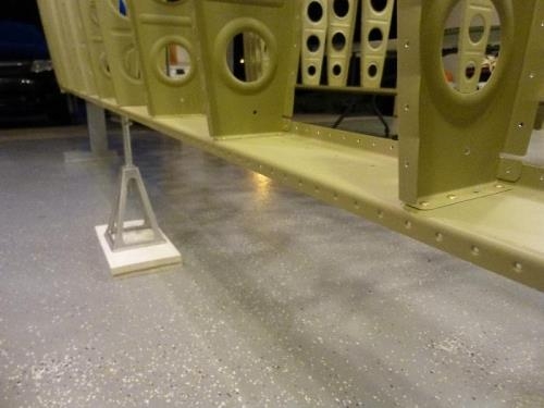 Rear spar primer touch up